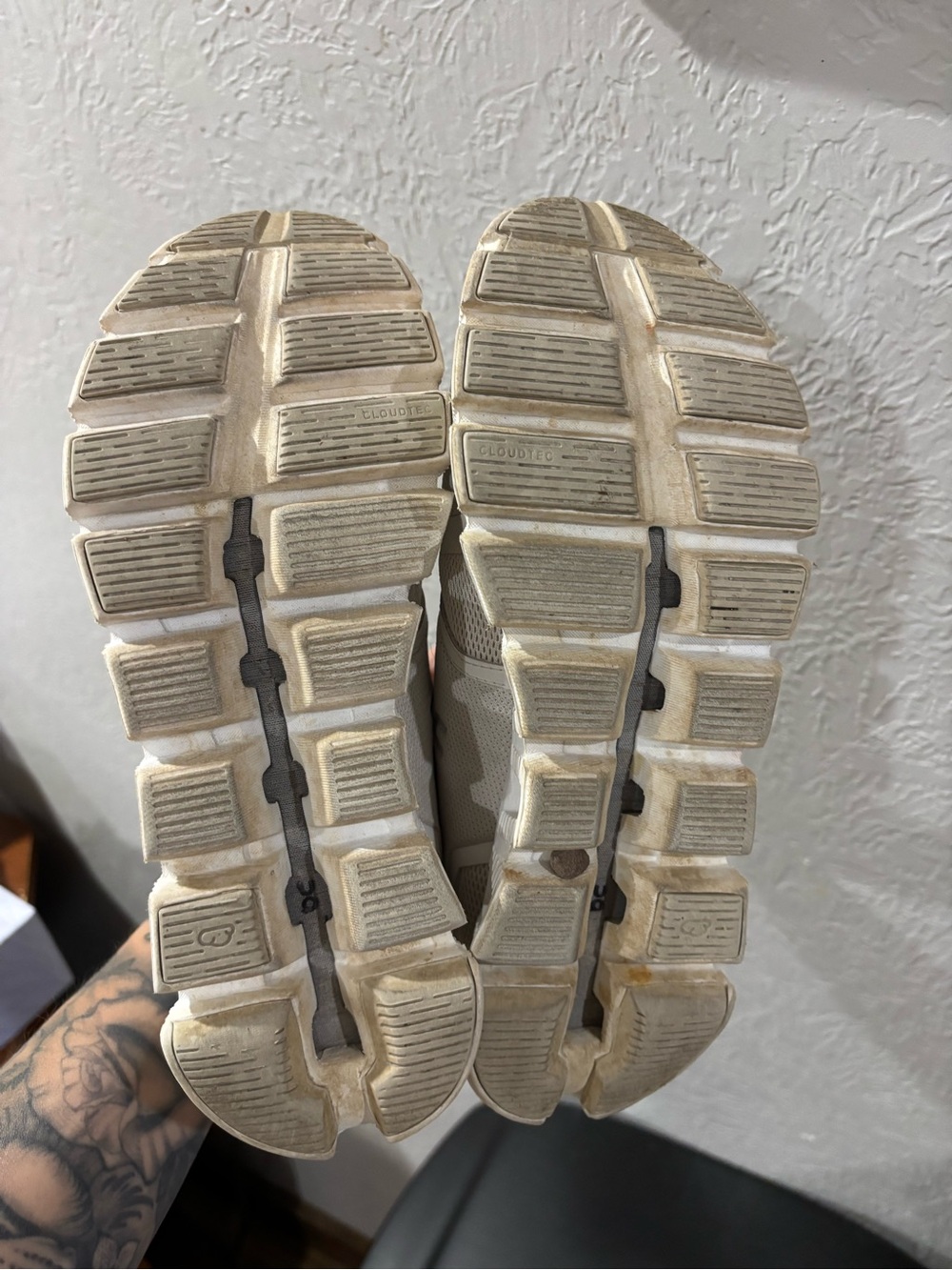On Cloud Womens Cloud 5 White Running Workout Shoes Size 7 Mesh Low Top Swiss - Picture 6 of 7